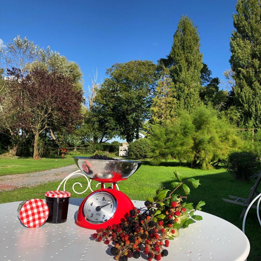 Les Champs Rabats Bed & Breakfast Villers-sur-Mer Exterior photo